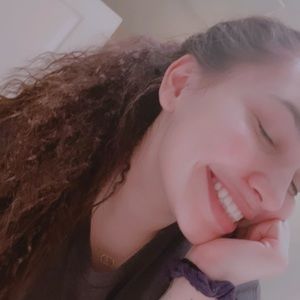 Meet your Posher, Alyssa